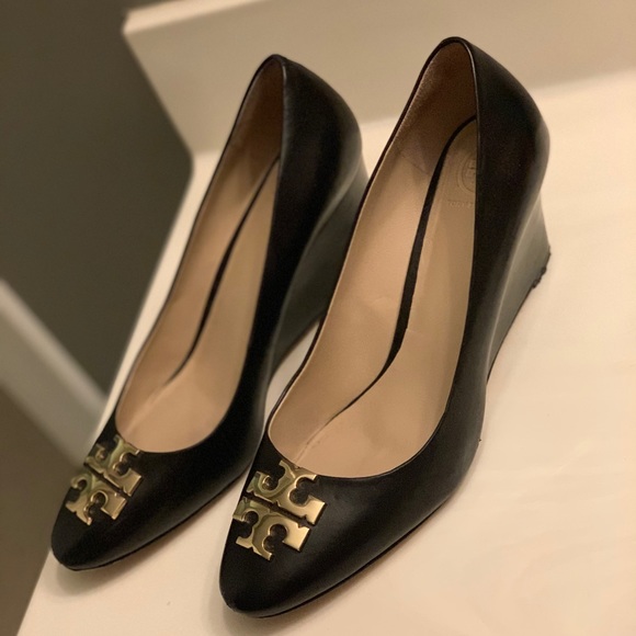 Tory Burch Chelsea Wedge - Picture 2 of 5